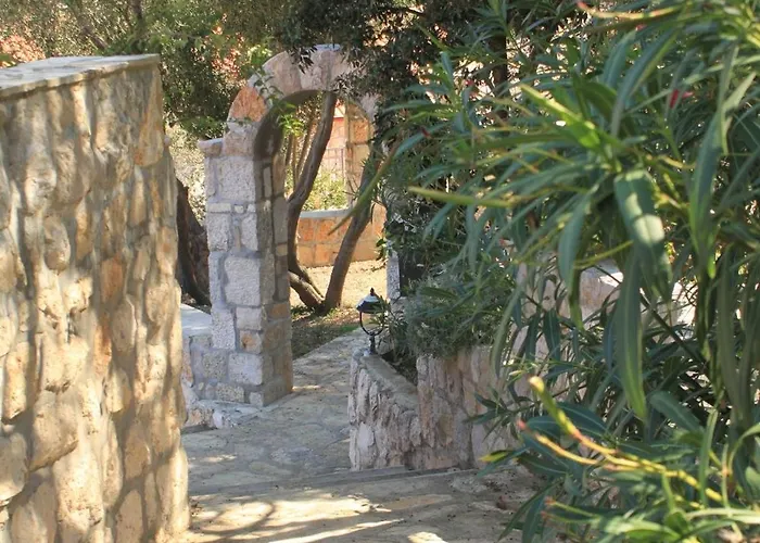 Double Lucica 990a Maison d'hôtes 2*